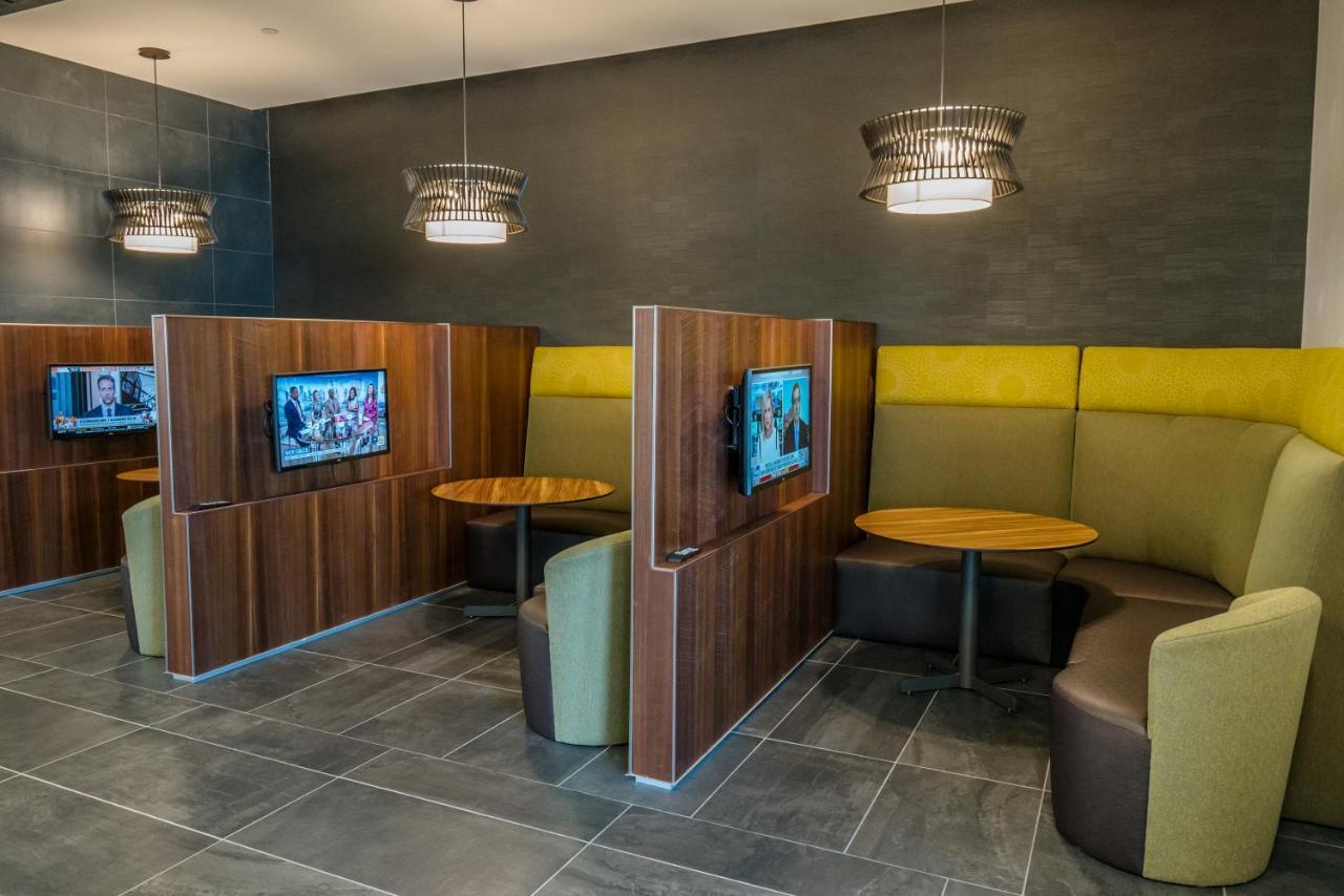 Courtyard By Marriott Fargo Hotell Exteriör bild