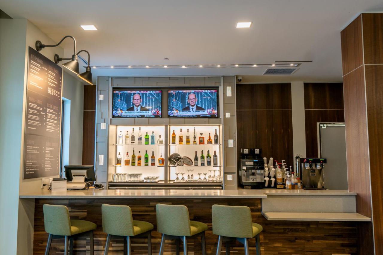 Courtyard By Marriott Fargo Hotell Exteriör bild