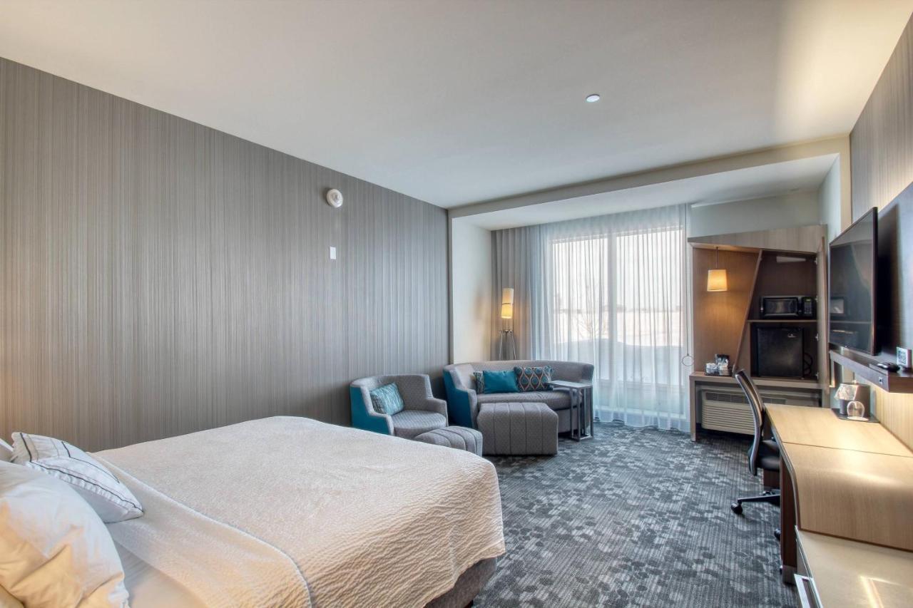 Courtyard By Marriott Fargo Hotell Exteriör bild