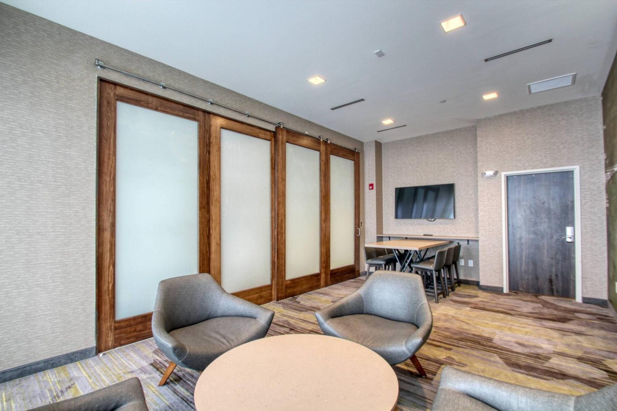 Courtyard By Marriott Fargo Hotell Exteriör bild