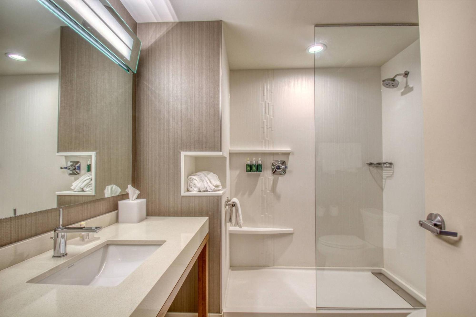 Courtyard By Marriott Fargo Hotell Exteriör bild