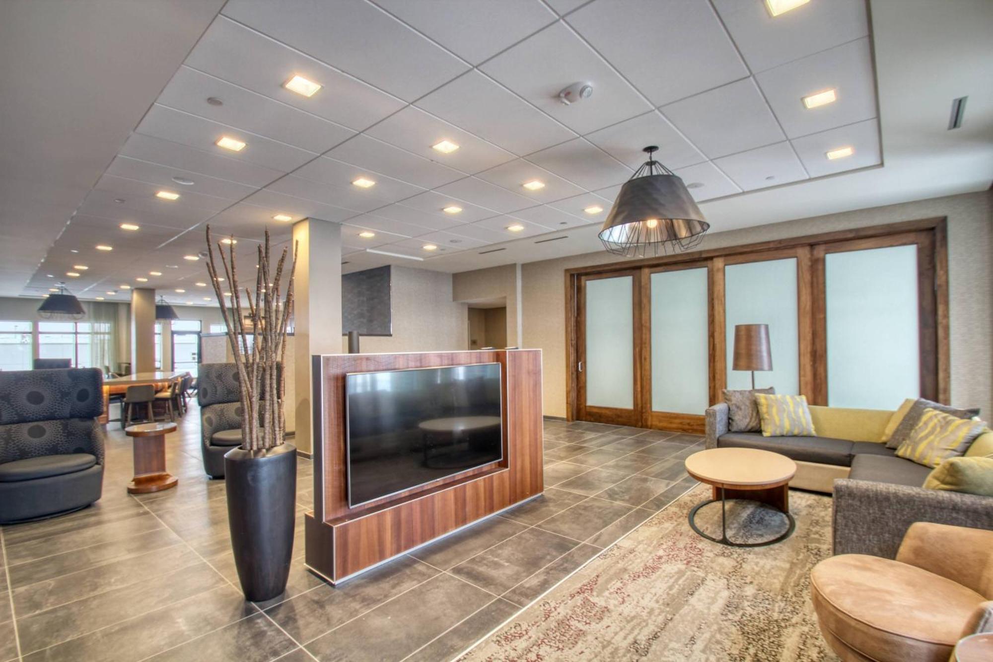 Courtyard By Marriott Fargo Hotell Exteriör bild